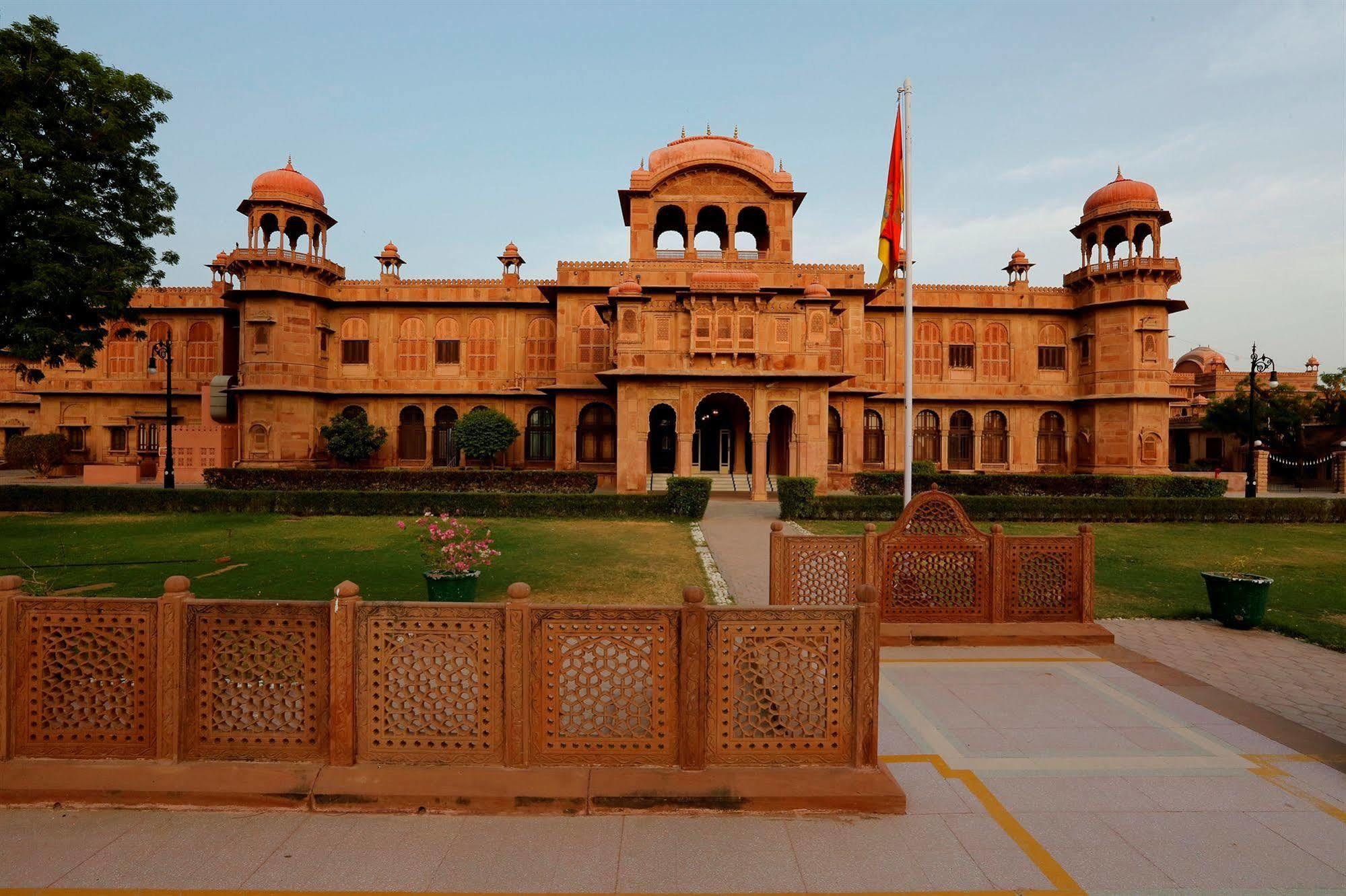 The Lallgarh Palace A Heritage Hotel Bikaner Eksteriør bilde